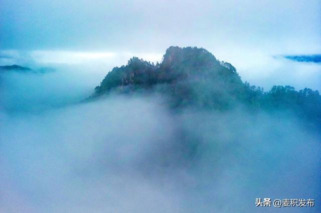 【东方微笑 多彩麦积】摄影师看麦积 | 小陇山国家级自然保护区境内羊头山云海翻涌秋色醉人