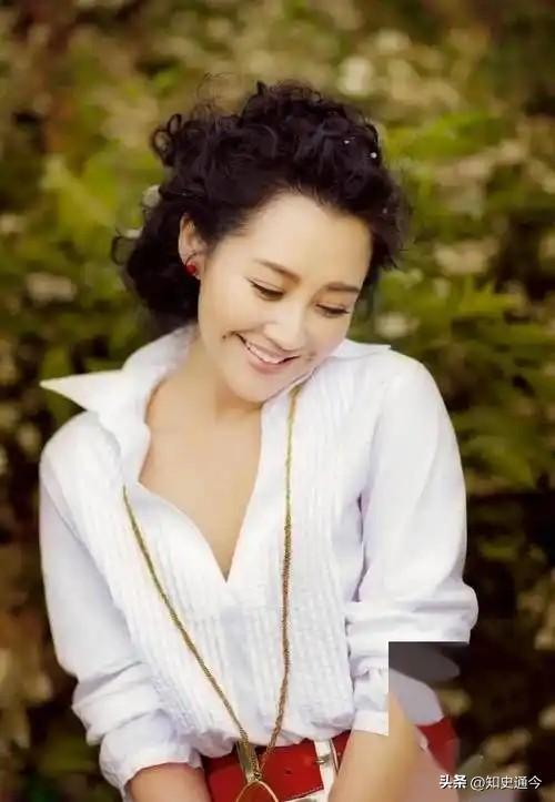 她一生“风流成性，老少通吃”，撩汉无数，为何至今56岁还是单身