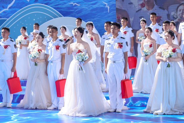 官宣喜讯：他们结婚了，全网祝福