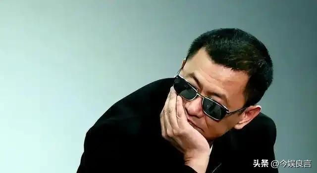 陪玩陪睡仅冰山一角！集体开嫖、舔手指、互撕，"圈中内幕"太荒唐