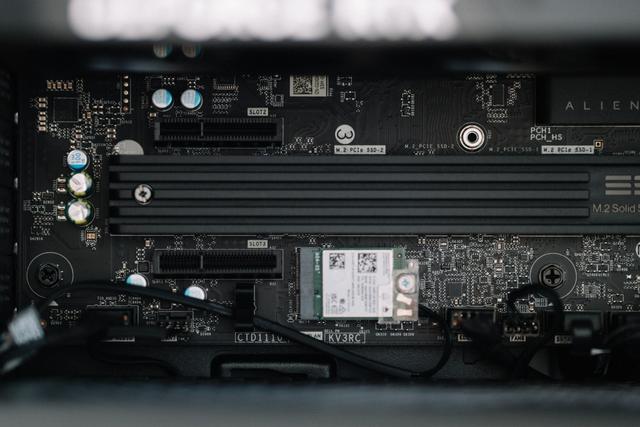 Alienware外星人Area-51台式机评测：游戏天花板体验是什么样？