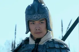 赵云死战吕布，到底谁会打赢？张飞：二人根本不是同一级别！图片