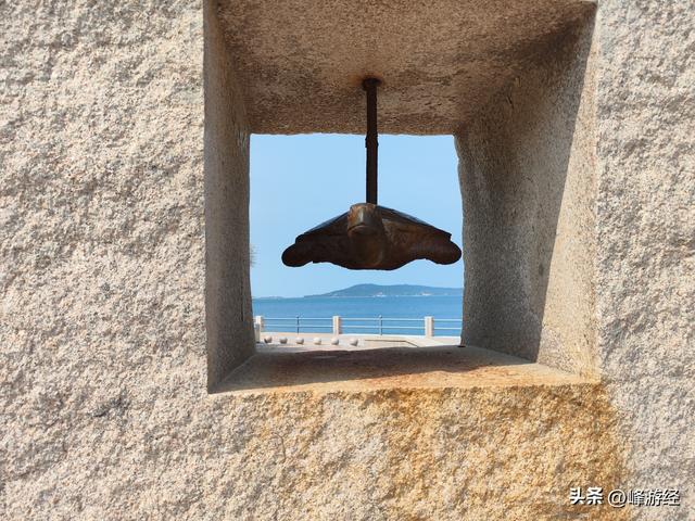 漫步威海公园，从海的颂歌到白色灯塔，大相框前留下美丽瞬间