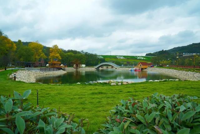 秦人故里，一湖秋色。