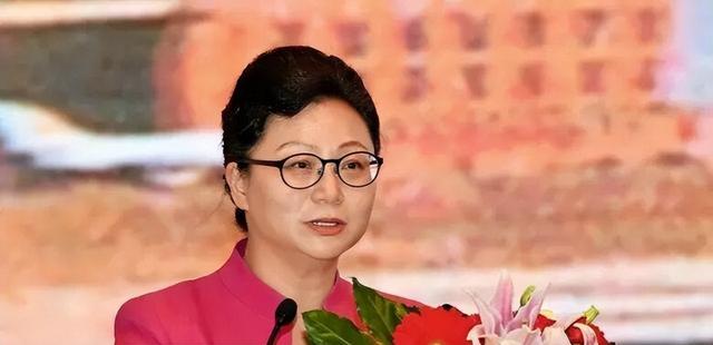 因相亲一见钟情，从此便相濡以沫，聂海胜和妻子婚姻才叫不离不弃