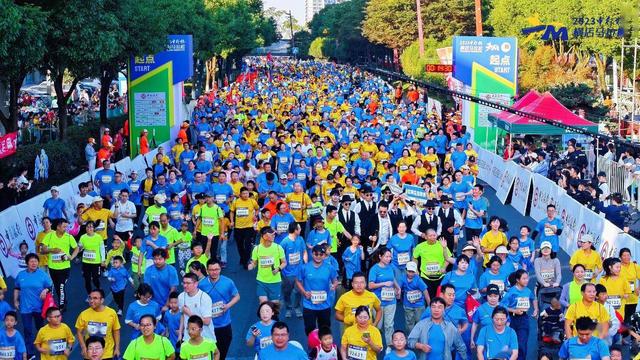跟风跑马、有去无回！马拉松成 “流动ICU”，全民狂欢的生命警示