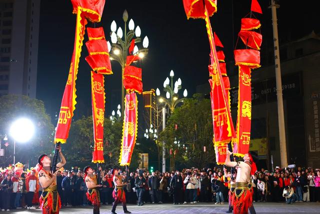 快看！凤冈唢呐、威风锣鼓、中幡……上演了