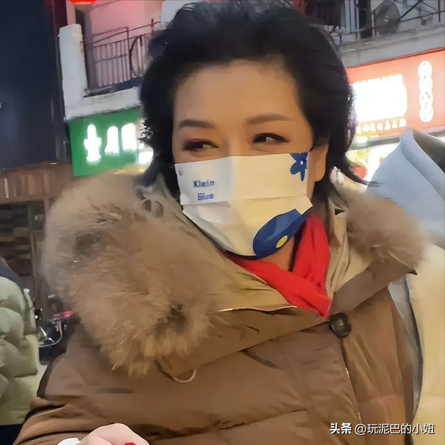 钱再多有什么用？58岁身家过亿的江珊，每天为27岁女儿操碎了心