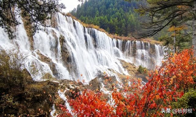 游剑阁叹古蜀道行难，走高速赞今四川玩易