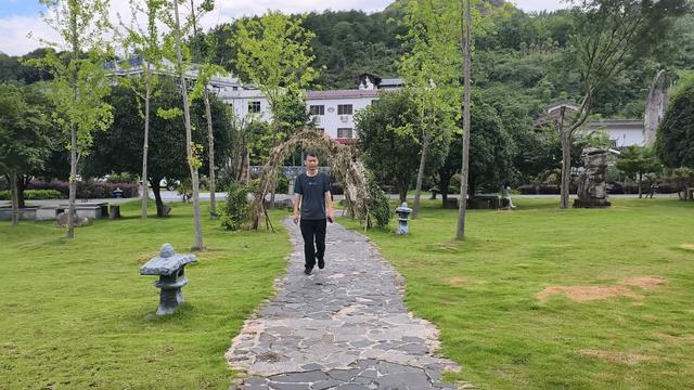 摩旅夫妻的在路上：从晴空万里到暴雨倾盆，我们在山水间读懂彼此