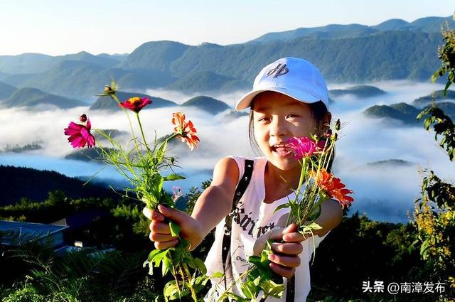 南漳：云峰山居观云海
