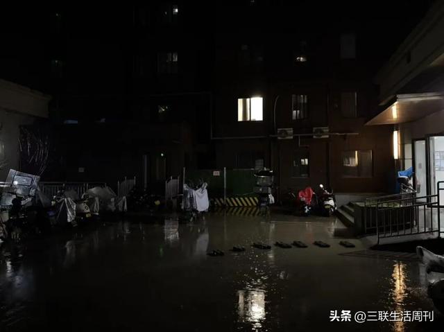 11岁男孩坠入小区通风井：烂尾楼“复活”后的悲剧
