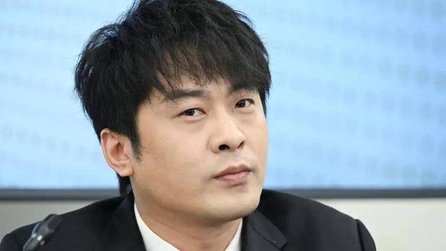 辛巴退网，一步一回头