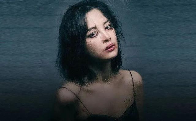 辛芷蕾威尼斯封后背后