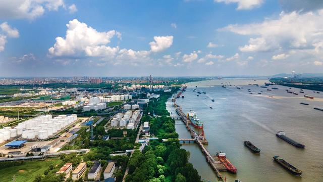 三峡水运新通道正式挂牌动工，766亿超级工程破解长江肠梗阻！