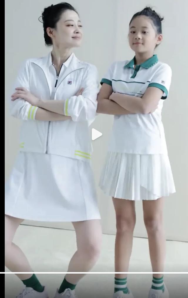 梅婷11岁女儿近照曝光，简直是妈妈翻版，连“卧蚕”都一模一样