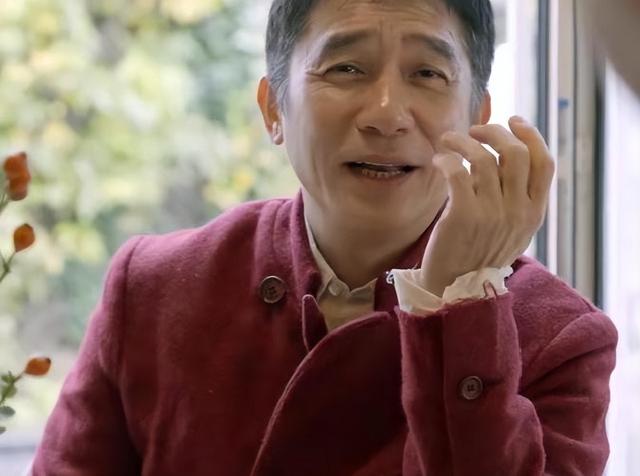 梁朝伟不再隐瞒，坦白久居日本的原因，难怪结婚17年都不要孩子