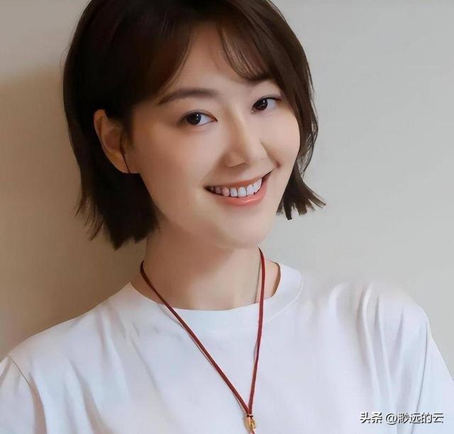 讨好大佬，陪睡上位，遭央视“开除	”	，她身上的标签哪个才是真的