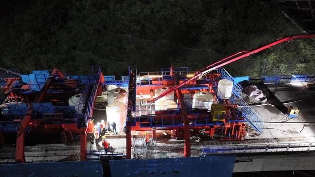 成都东站哪里停车3天便宜，成都东站停车费