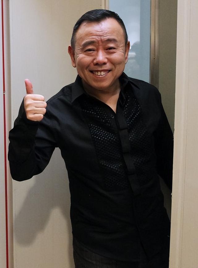 4个老婆，全家移民，享受正师级待遇，潘长江身上哪个标签是真的