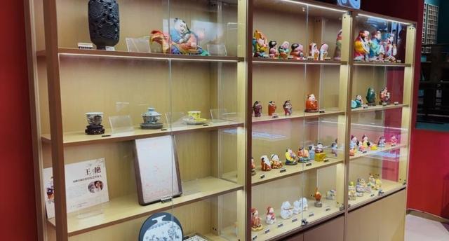 陪伴三代天津人！和平路新华书店焕新归来，记者带您体验