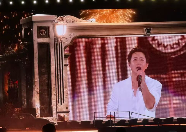 捞金？41岁舞都跳不动还开演唱会，本想回馈粉丝	，全网却恶评如潮