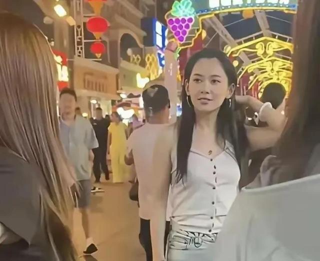 被吹上天的汪峰现女友森林北，原来实际长这样
