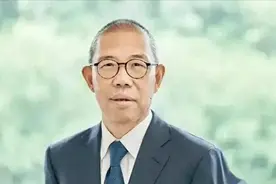 这就是现实！情怀救不了哇哈哈，两瓶水的较量，胜负已分！图片