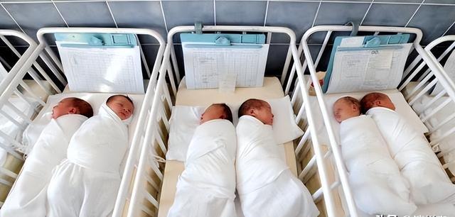 全国出生人口断崖：21年1062万人	，2023年902万人，24年令人意外