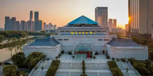 全球官宣！武汉上榜世界最美城市，江湖之美震撼世界