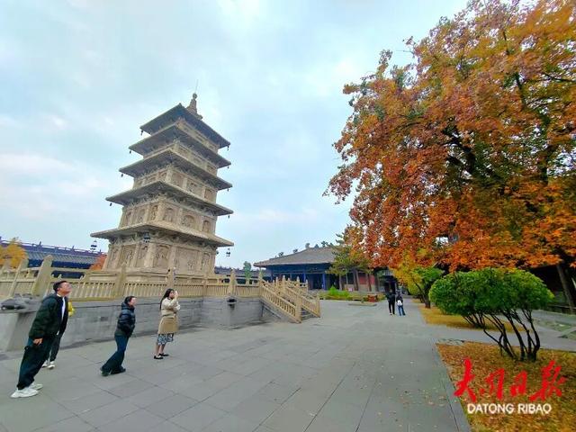 大同云冈石窟秋景如画