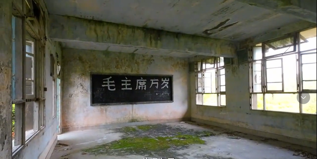 成都被遗忘的三线厂，规模超大犹如县城，满墙标语无人理睬