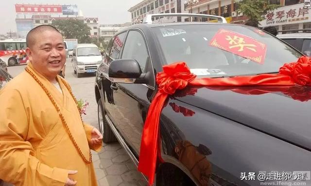 释永信塌房后，家人藏不住了！大哥开武校，二哥住豪宅，四弟出家
