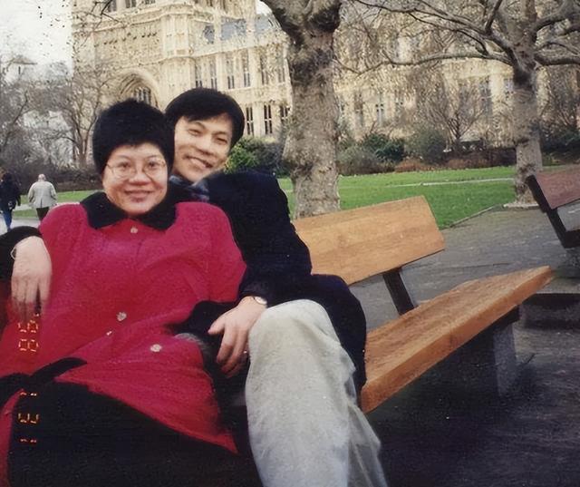 俞渝也没想到，刚离婚2年，李国庆就娶了他40年前的“白月光”
