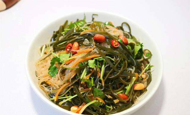 最简单的家常菜，一煮一拌就上桌，开胃解腻	，实惠又好吃