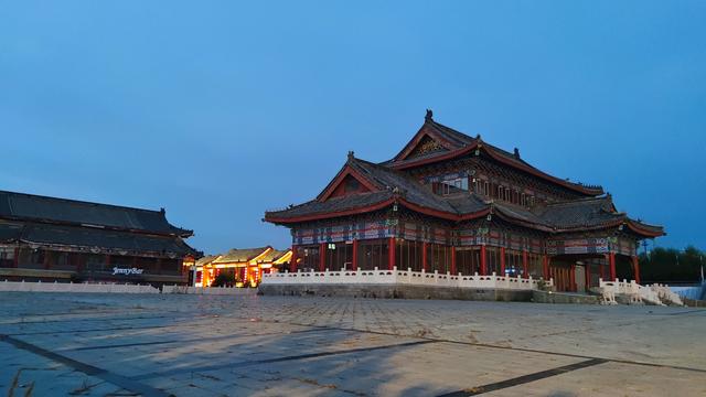 来乌兰察布的第二天 ，去了博物馆，植物园，白泉山公园，古城没去