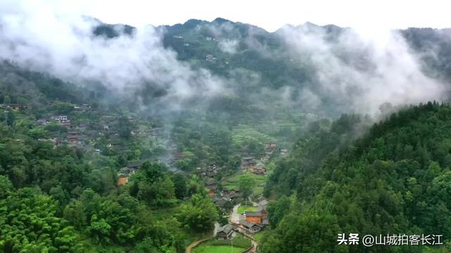 重庆武陵山区比较另类的县，拥有多处独特景点，为何称它为小成都