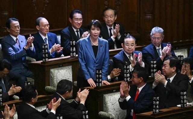 日本访华被拒，李在明当着全世界的面喊出一句话，让高市早苗破防