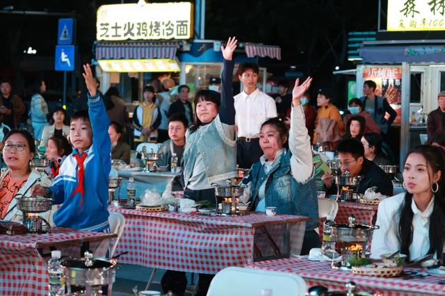 吃鸡、吃醋、吃海鲜!海口首届“鲜”吃文化节火热开席→