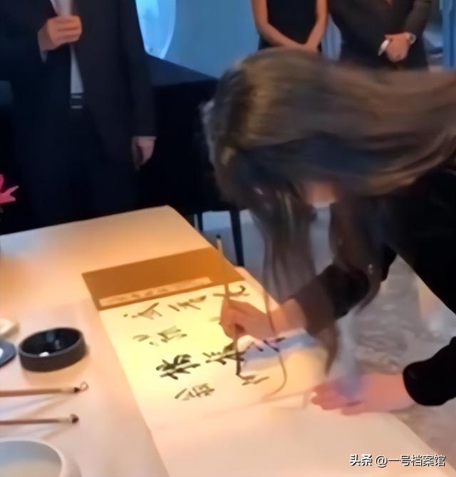 一路走好！杨振宁因病离世，享年103岁，送走大S后的又一损失