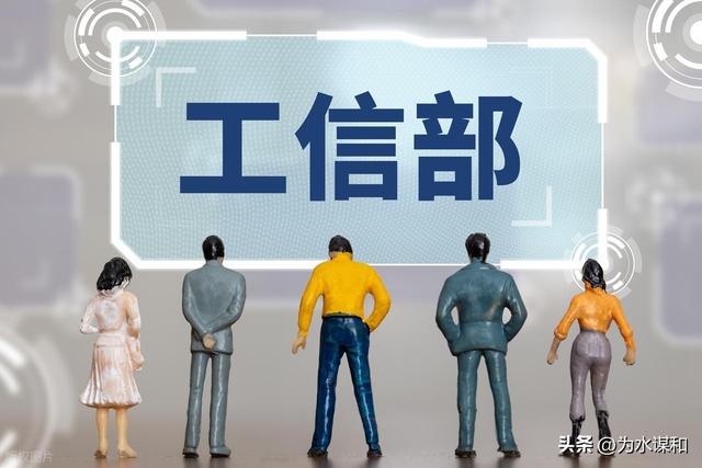 麒麟重生！华为三折叠屏撼世发布，余承东高举国产芯全场泪目
