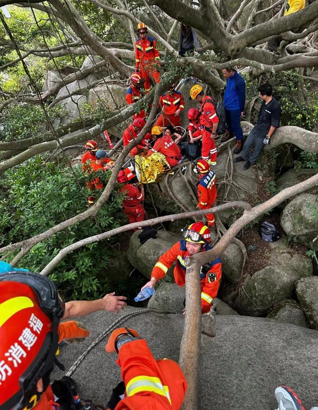 厦门东坪山恶魔谷，厦门岛内的户外五谷之一，荒野魅影与生死挑战