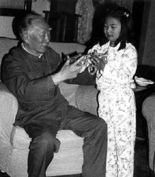 伟人去世十年后的1986年，薄一波预言：以后毛主席的地位还会更高
