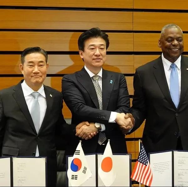 高市安排妥了，李在明在日本吃晚宴，饭还没下肚，中方先回了14字