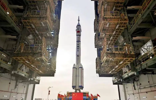 悬着的心终于放下，滞留太空的中国航天员，带来意想不到的惊喜