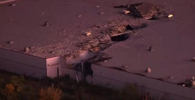 美国大规模空难！爆炸后人员伤亡惨重，航班停飞，炸弹威胁无休止