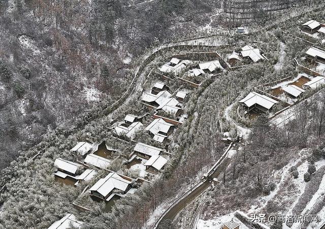 银装素裹商山美