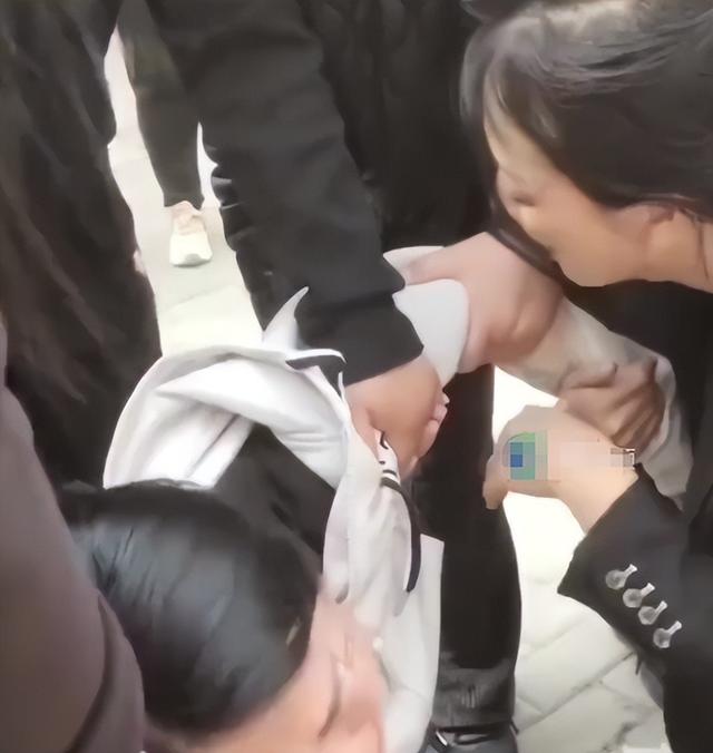 贵州女子遇害，凶手被判死缓家属不满，人情与法理该如何抉择？