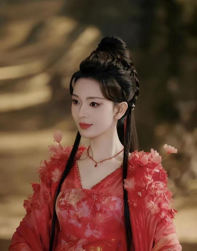 陈瑶《水龙吟》演活西方桃	，红衣飘逸惊艳全场，金子总会发光