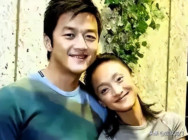 年过50岁的周迅一头白发，无儿无女成为了这辈子最大的遗憾！